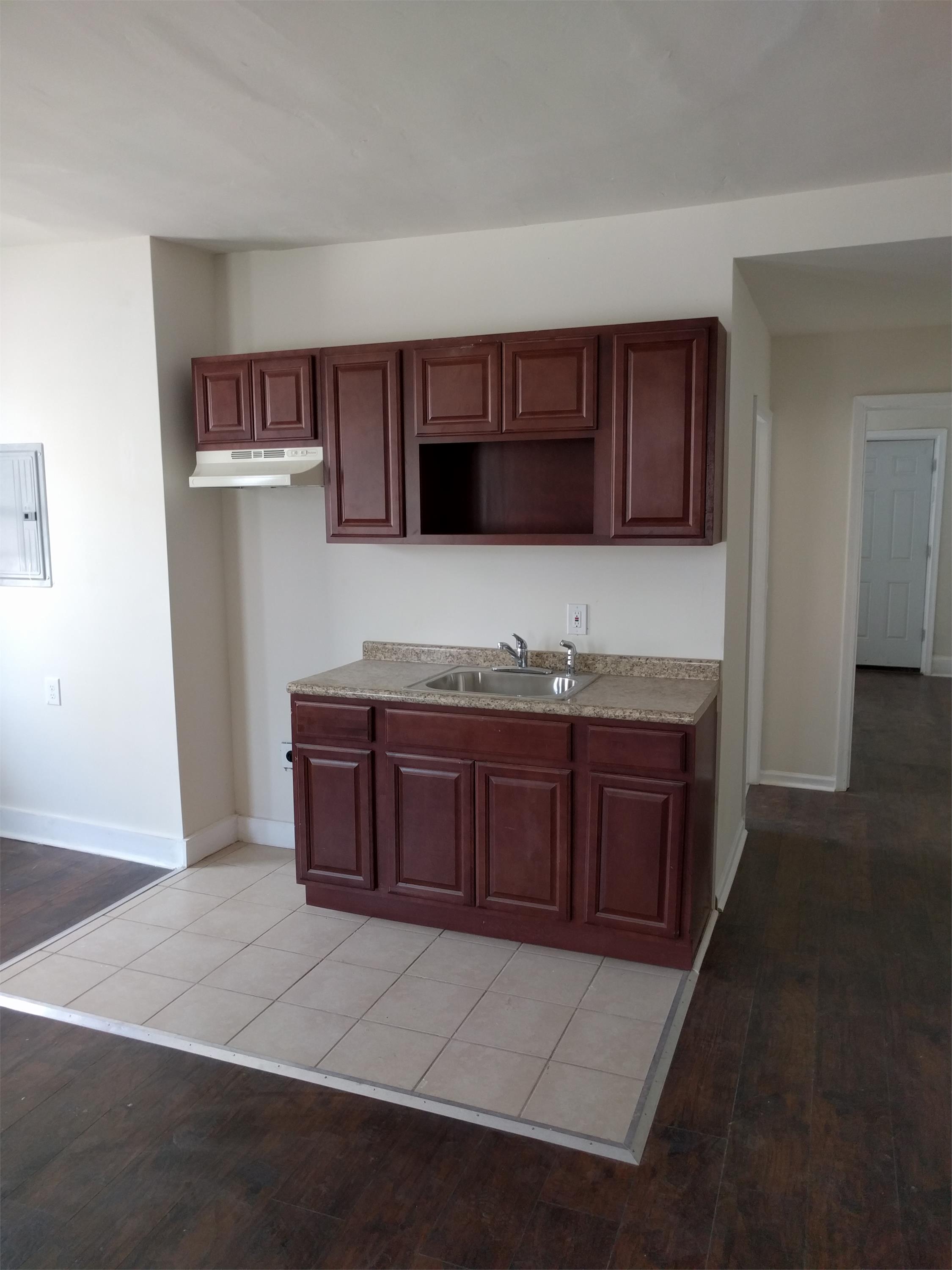 1204 W Rockland St - 3